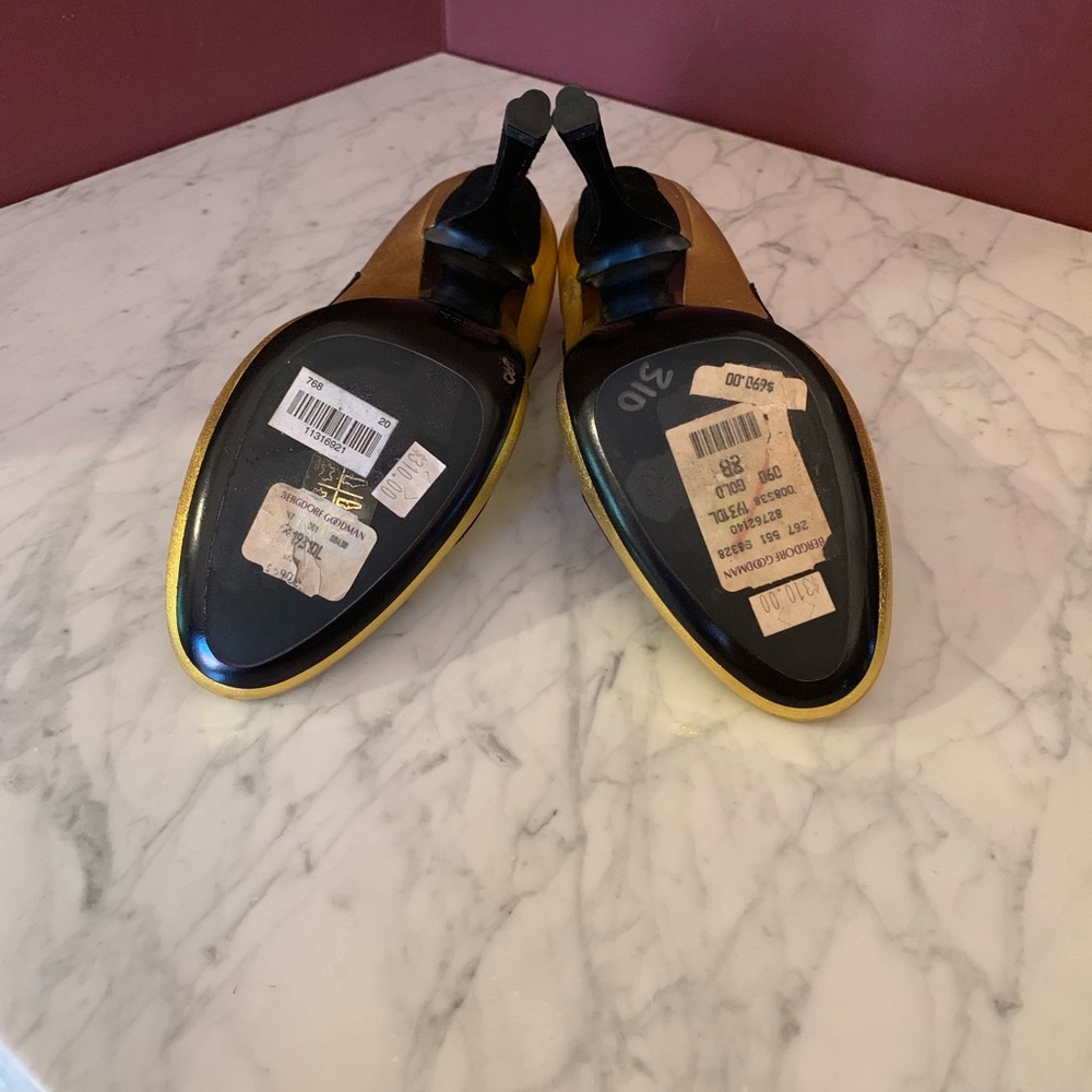 AUTHENTIC PRADA MARY JANE HEELS - Picture 4 of 4